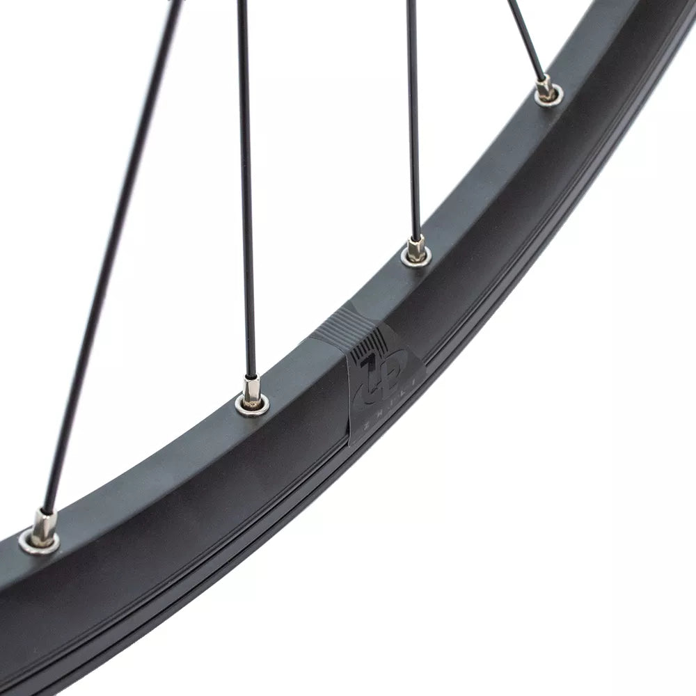 Galinis ratas ZLA-019 26" // V-Brake, 28H, užsukamam žvaigždžių blokui, veržlės, kniedytas, dvigubas, aliuminis