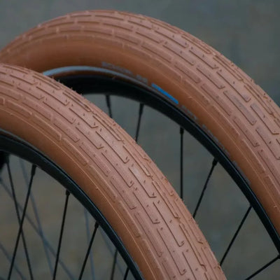 Padanga Schwalbe Fat Frank 700 x 50C (50-622) // parduodama su kamera (DV), apsauga nuo pradūrimų, su šviesą atspindinčia juosta (ruda/ruda)