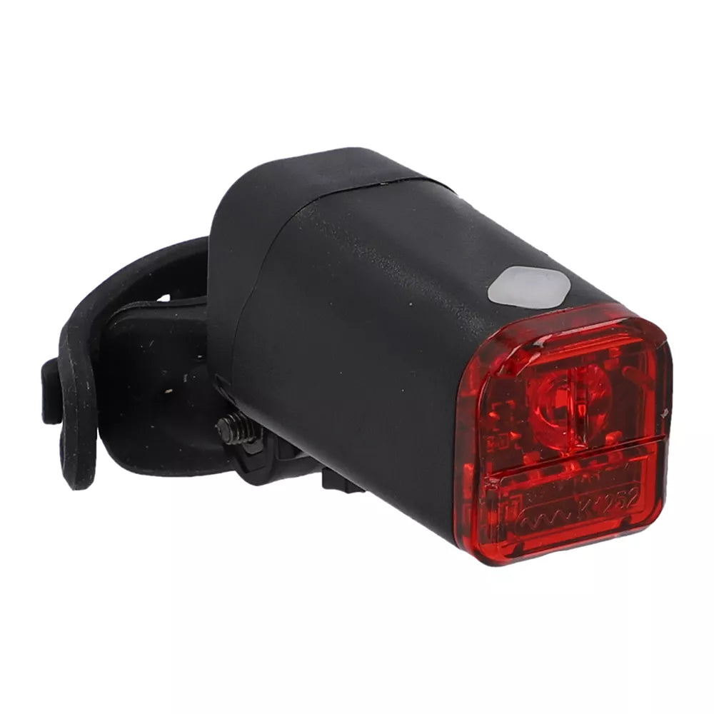 Žibintų komplektas Fischer LED // 30/15 Lux, su baterijomis