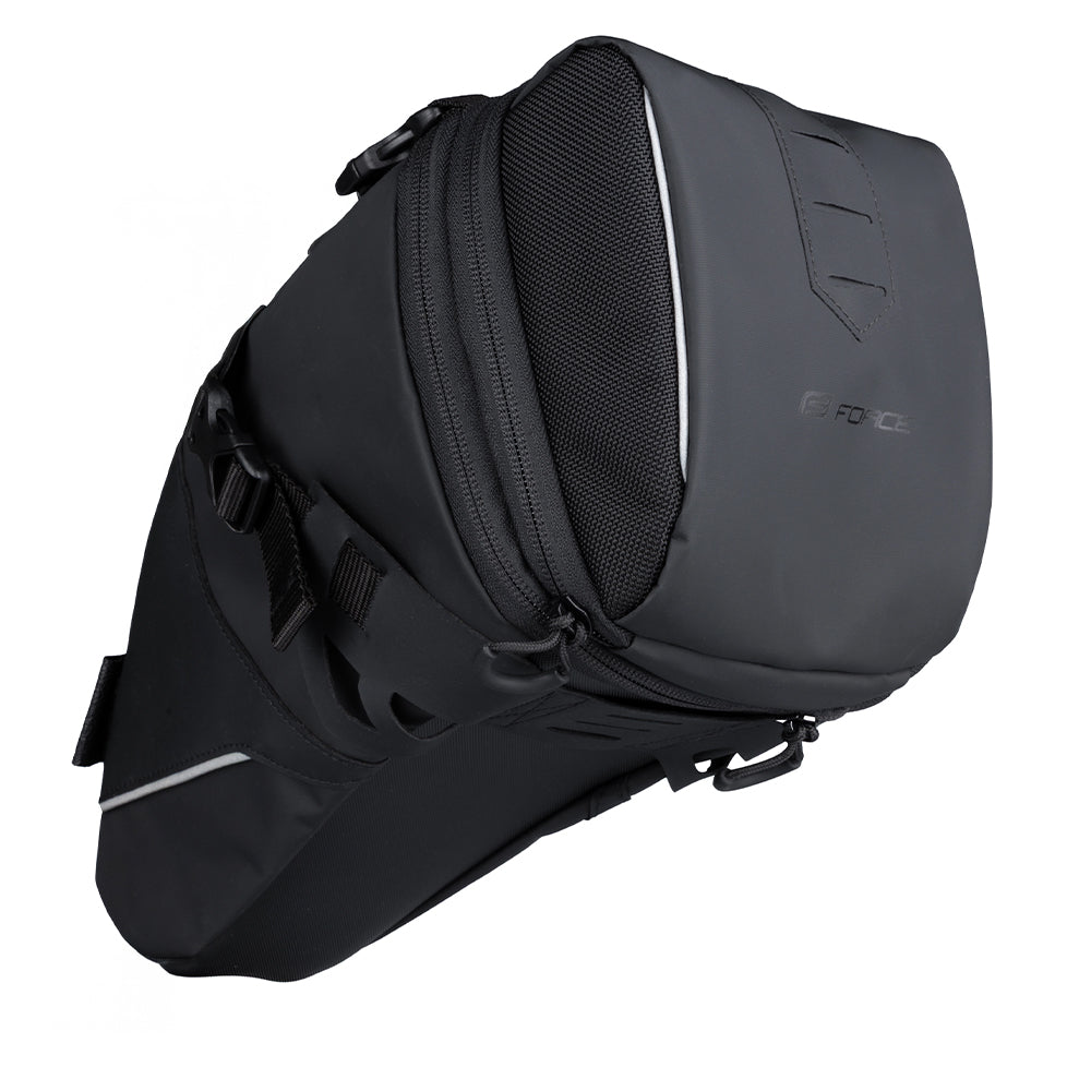 Krepšys po balneliu FORCE Adventure XL // 8 L (juoda)
