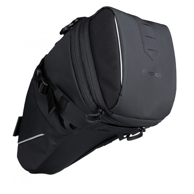 Krepšys po balneliu FORCE Adventure XL // 8 L (juoda)