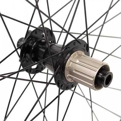 Galinis ratas J25DH 29" // diskiniams 6 varžtų, 32H, kasetė, Thru Axle, aliuminis